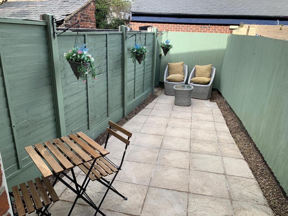 Contemporary & Chic Inner Terrace 5 Mins From Barnsley Town Centre Exterior foto