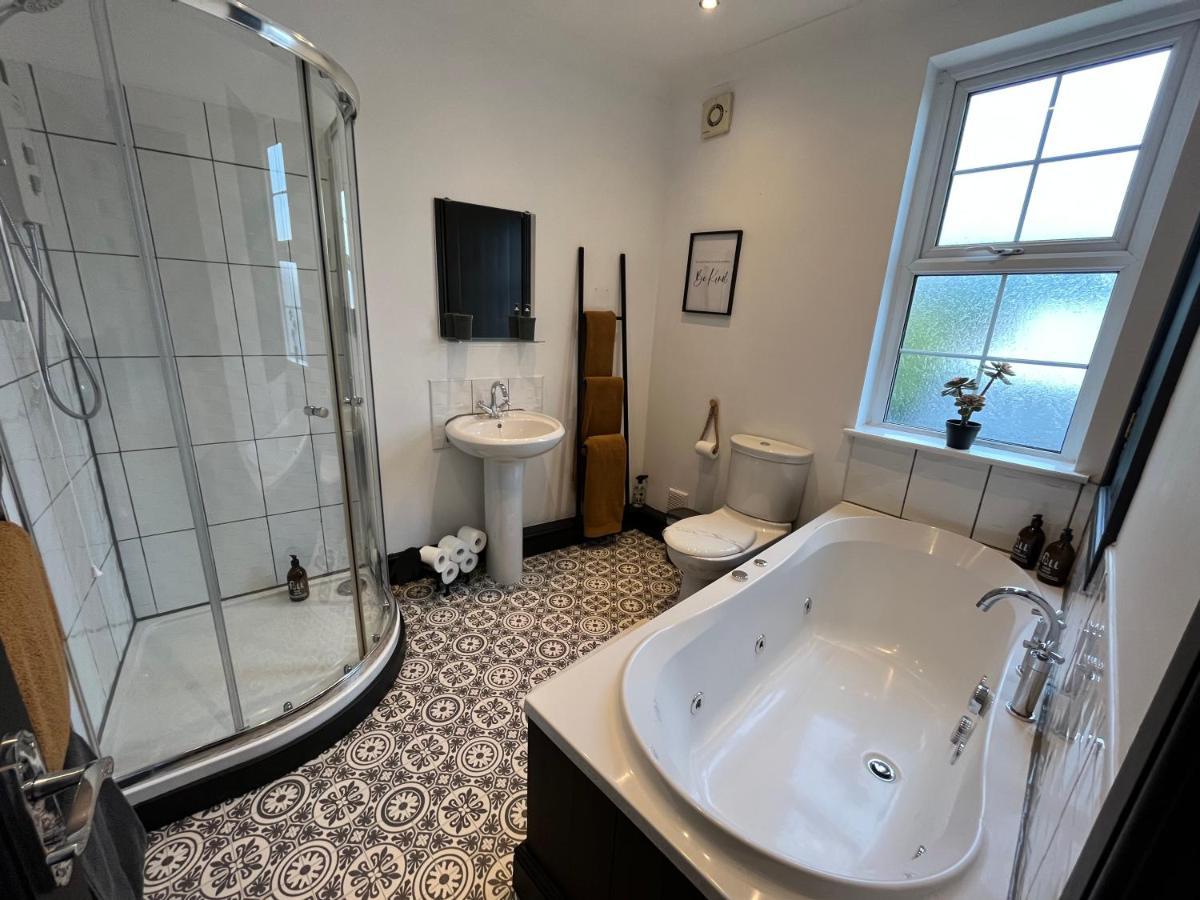 Contemporary & Chic Inner Terrace 5 Mins From Barnsley Town Centre Exterior foto